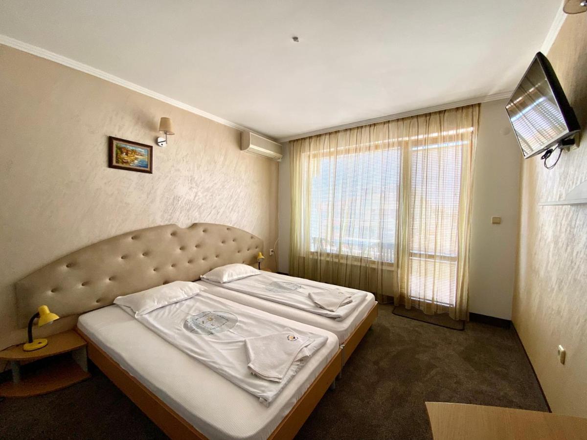 Family Hotel The Golden Fish Sozopol Exterior photo