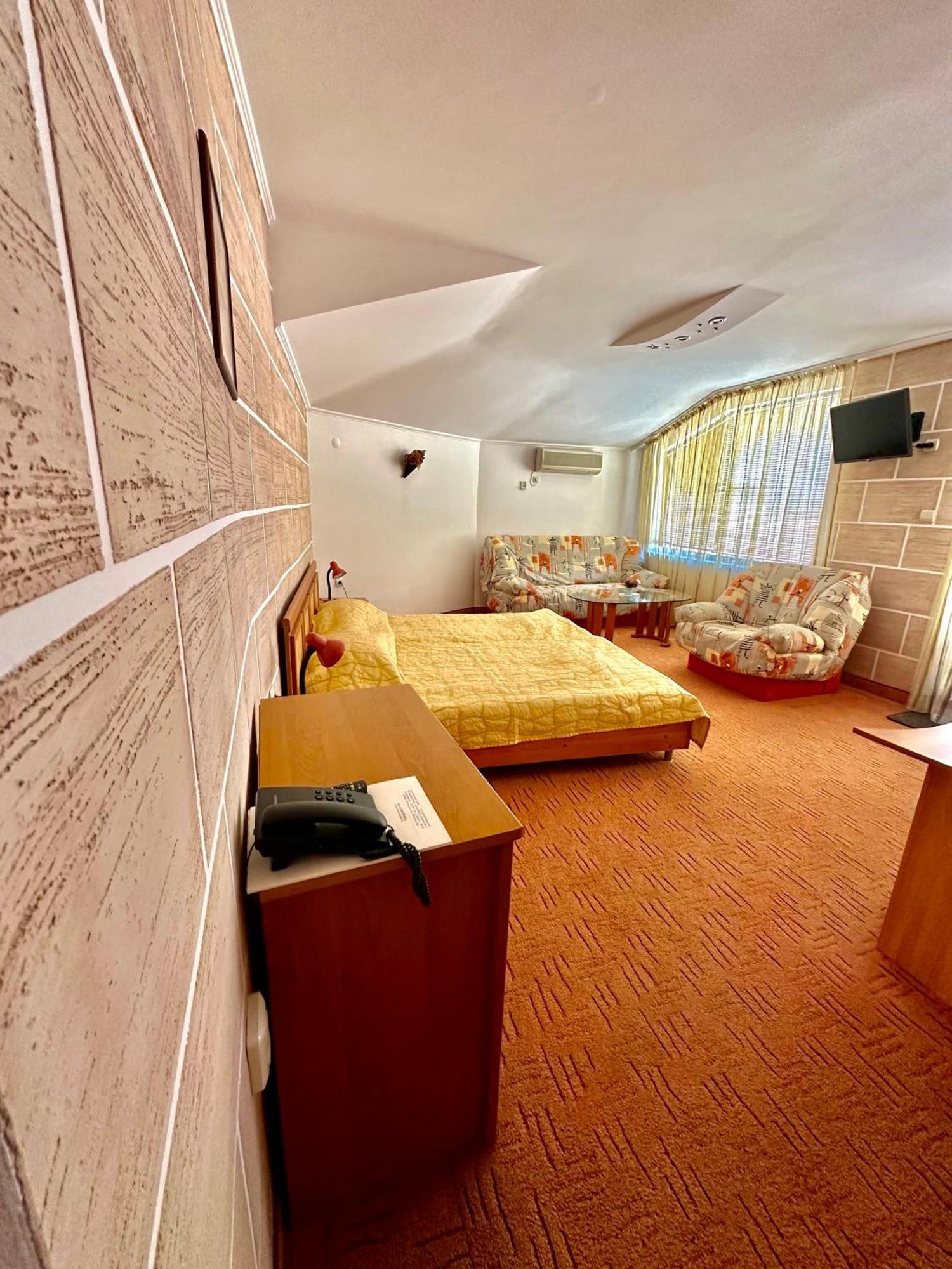 Family Hotel The Golden Fish Sozopol Exterior photo
