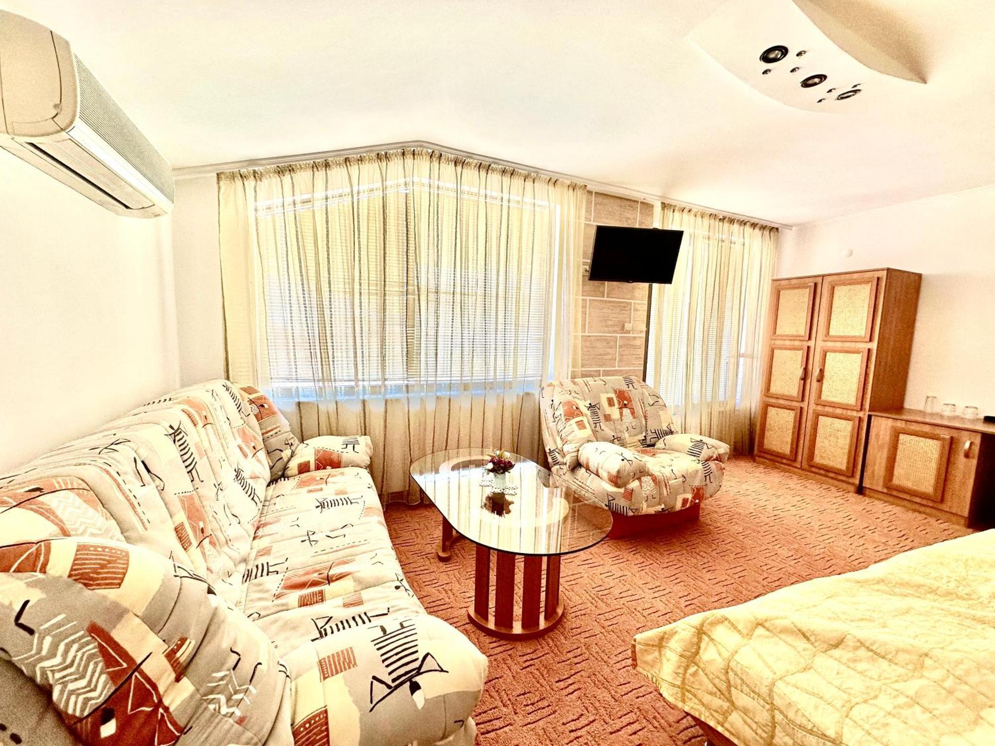 Family Hotel The Golden Fish Sozopol Exterior photo