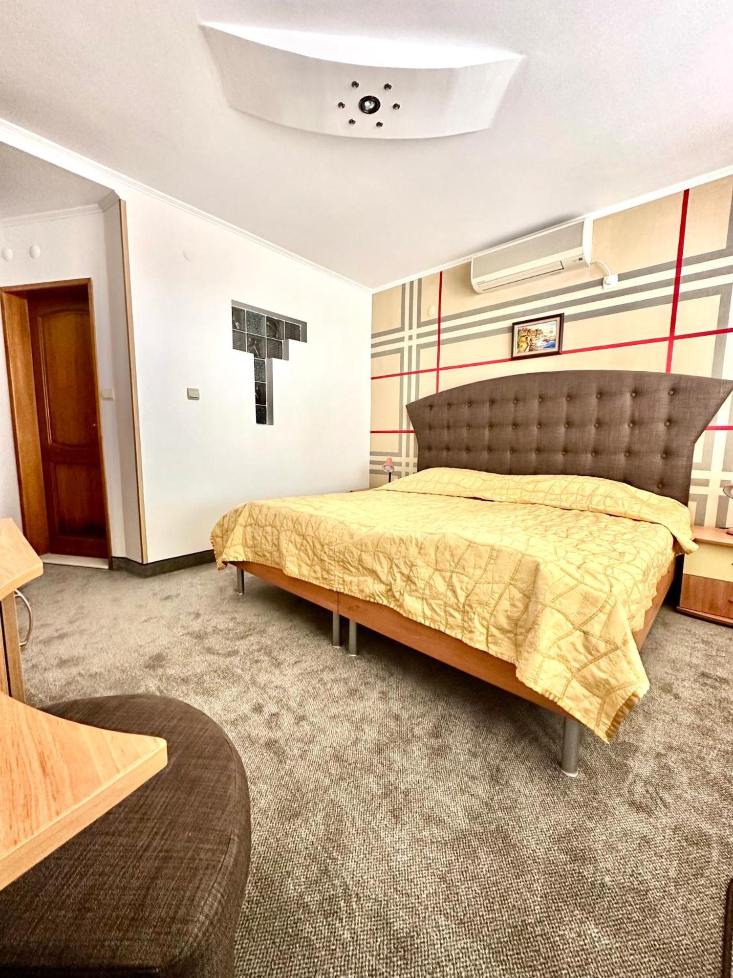 Family Hotel The Golden Fish Sozopol Exterior photo